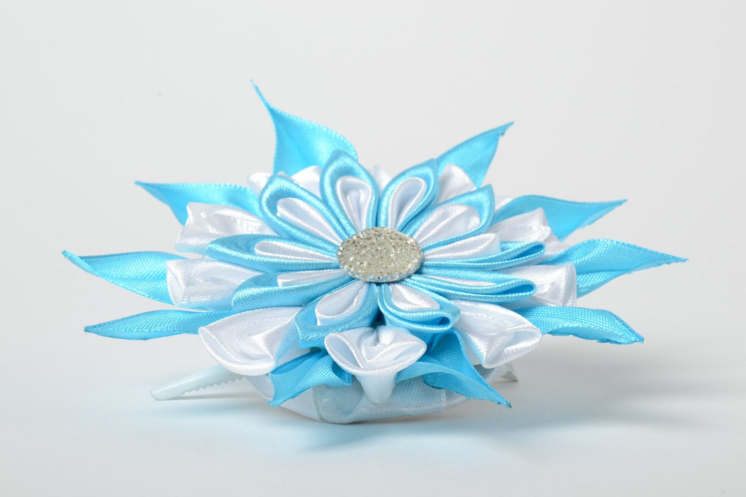 Handmade hair clip with large white and blue kanzashi flower with rhinestone photo 4
