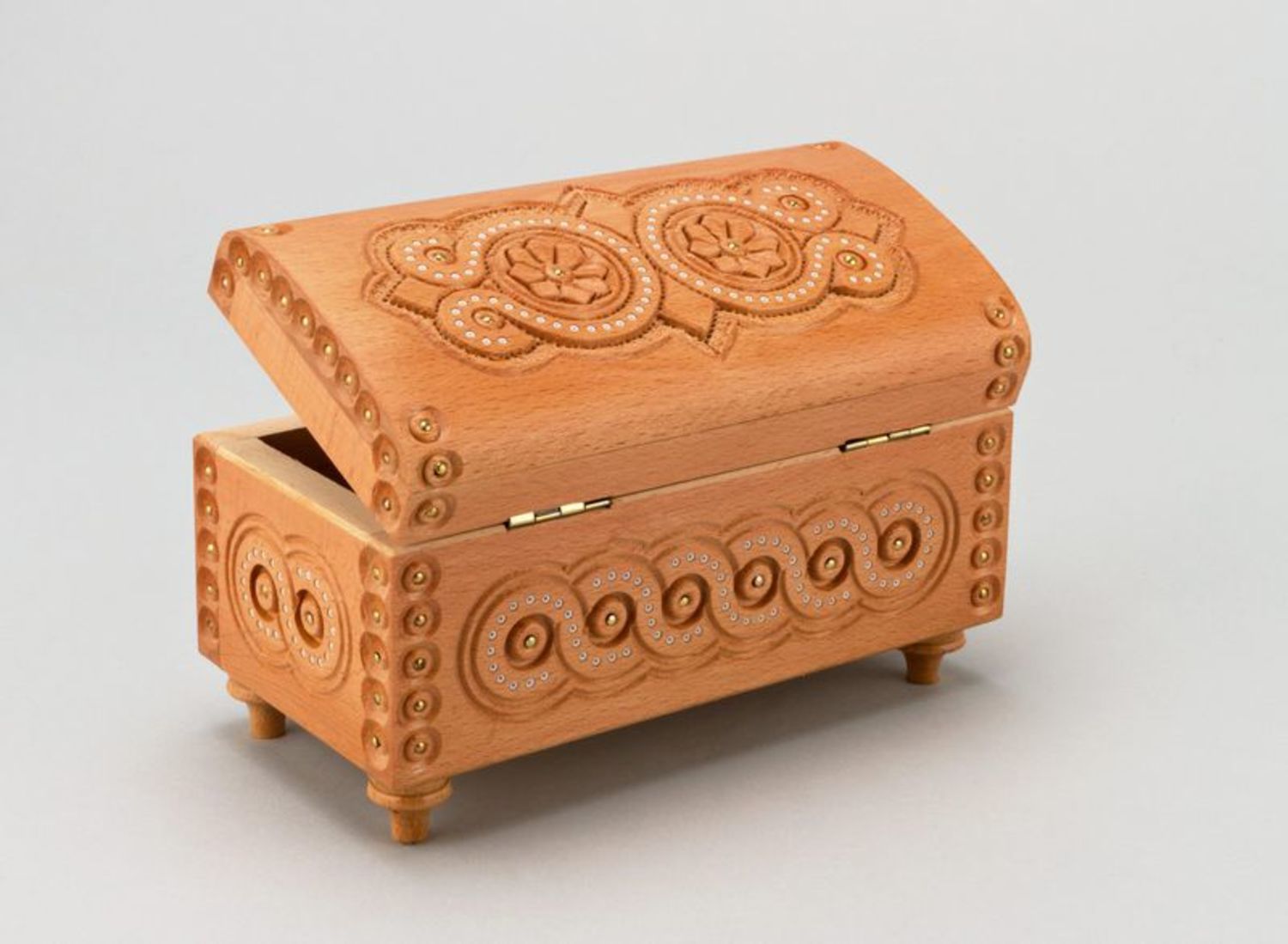 Carved jewelry box photo 3