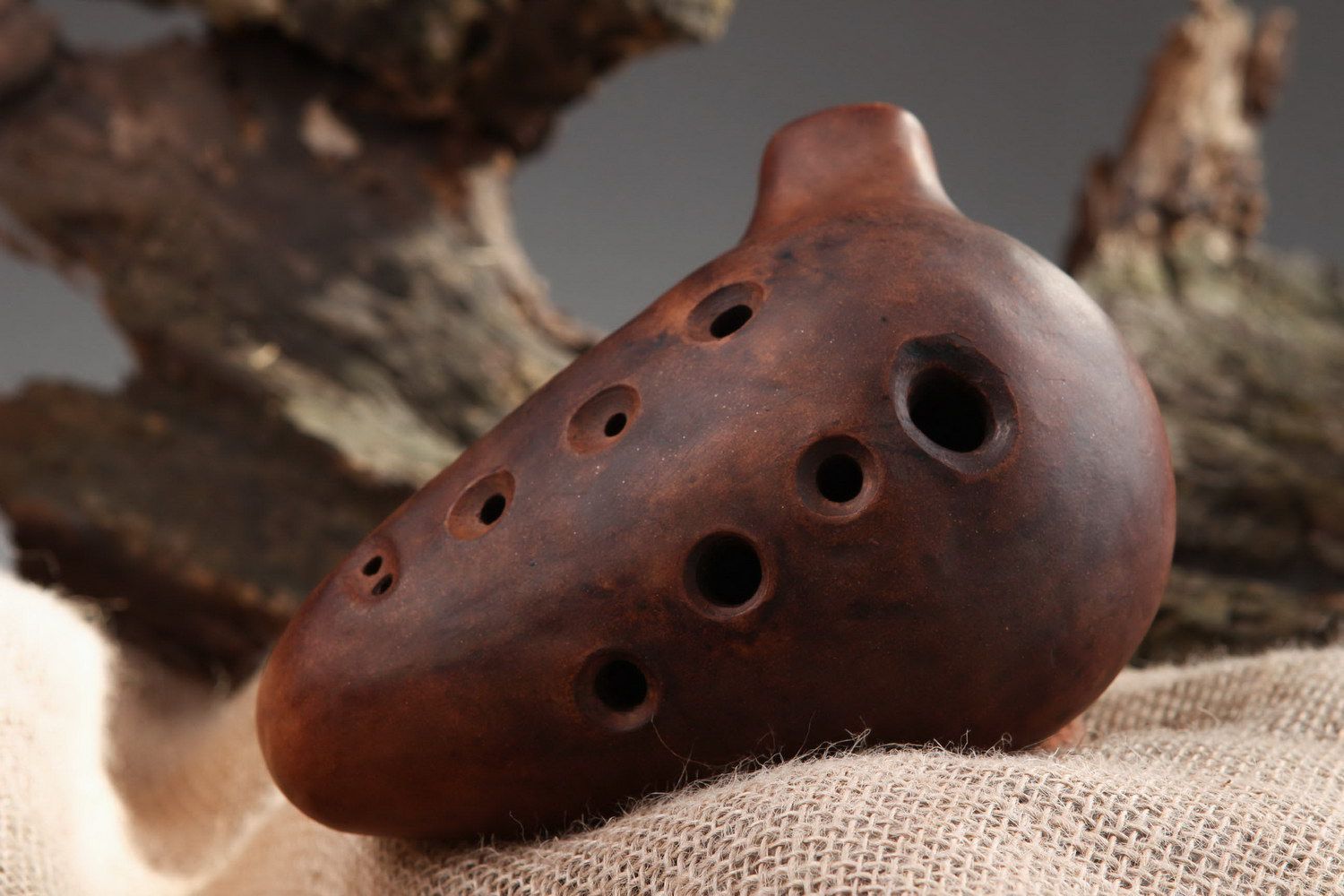 Ceramic ocarina, globular flute with 8 holes photo 1