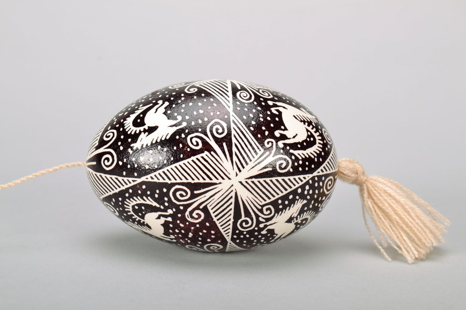 Huevo decorativo a base del huevo de gansa foto 3