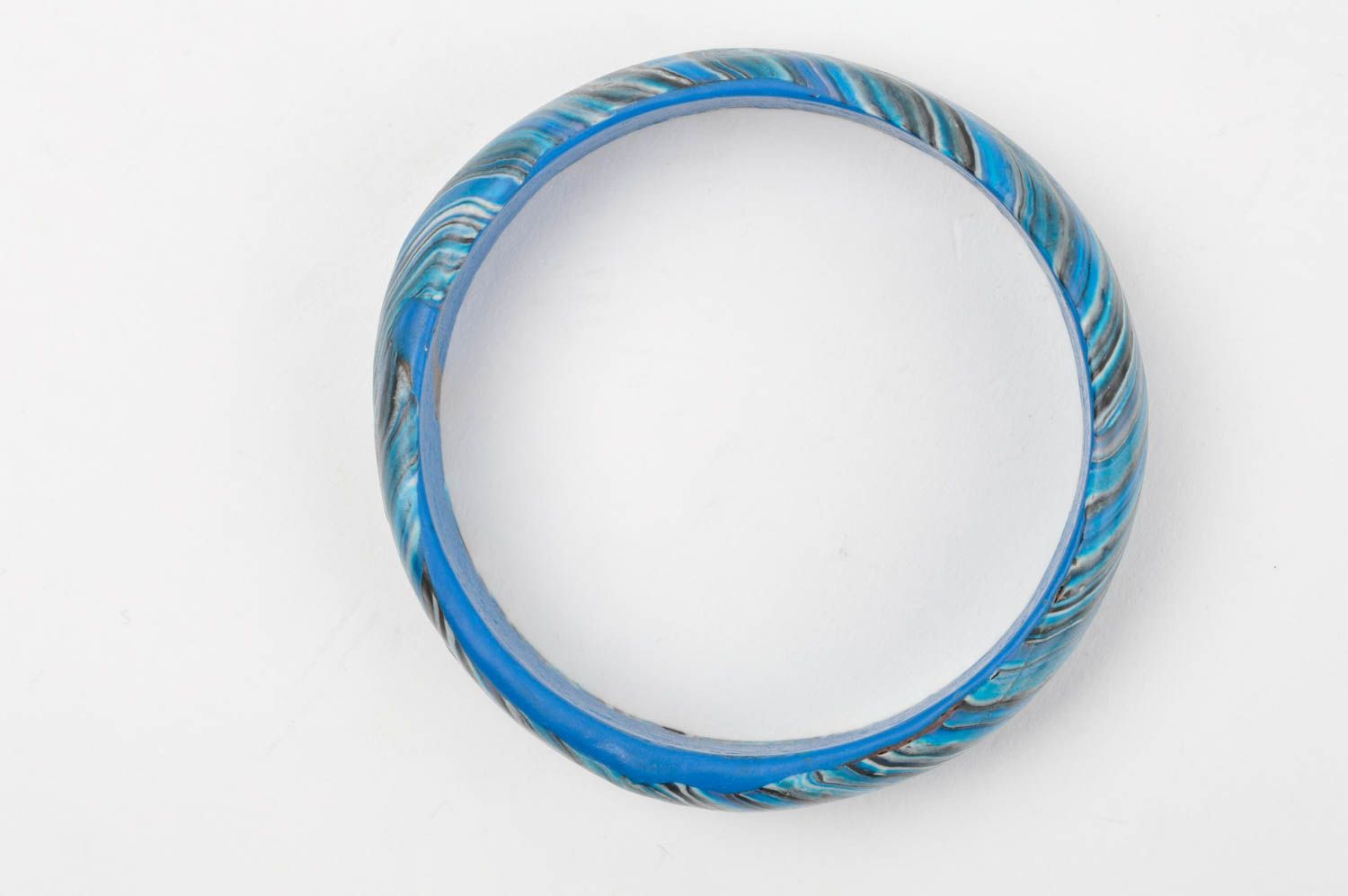 Браслет из полимерной глины голубой с цветными разводами красивый ручная работа фото 3