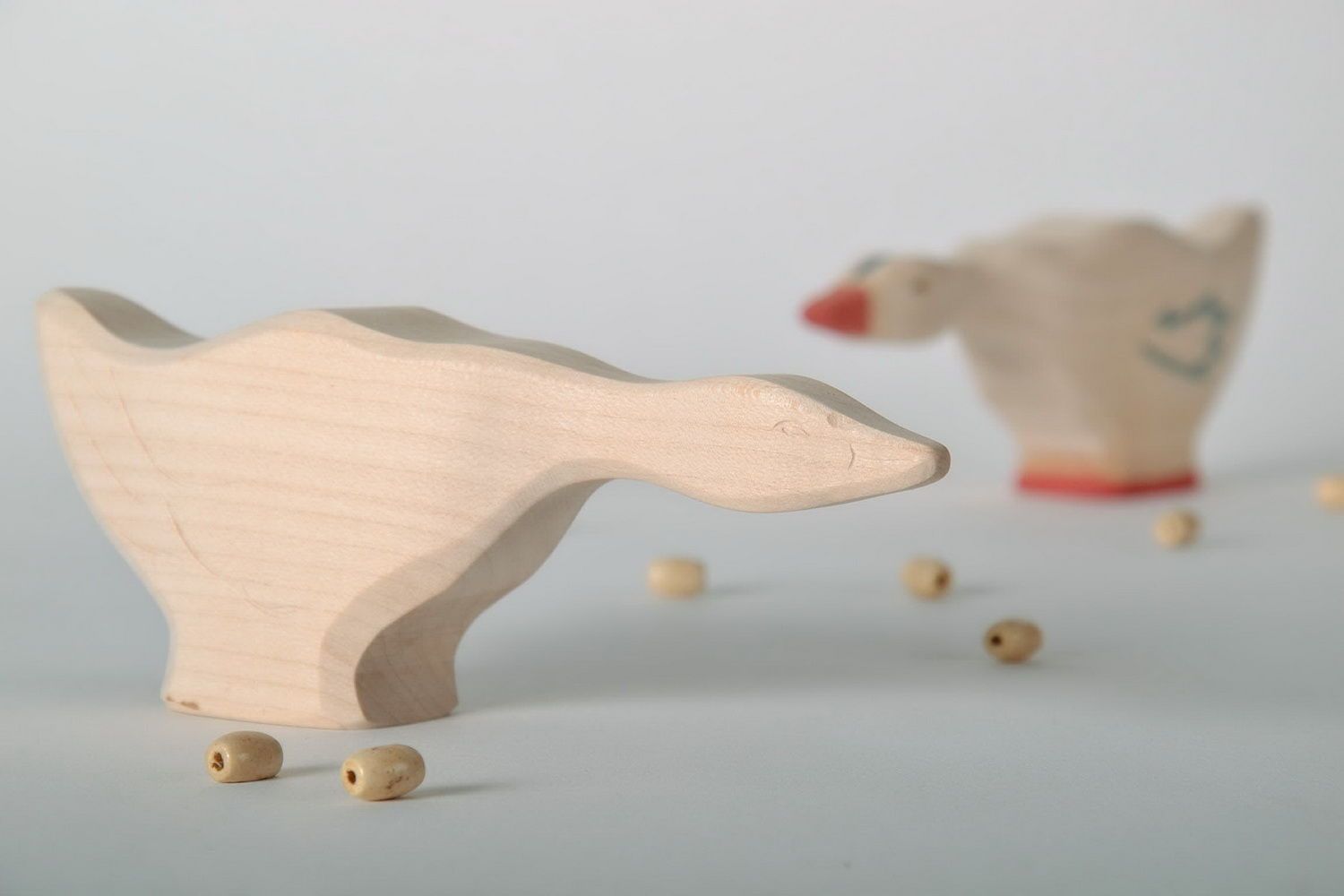 Figurine en bois Une oie faite main photo 1