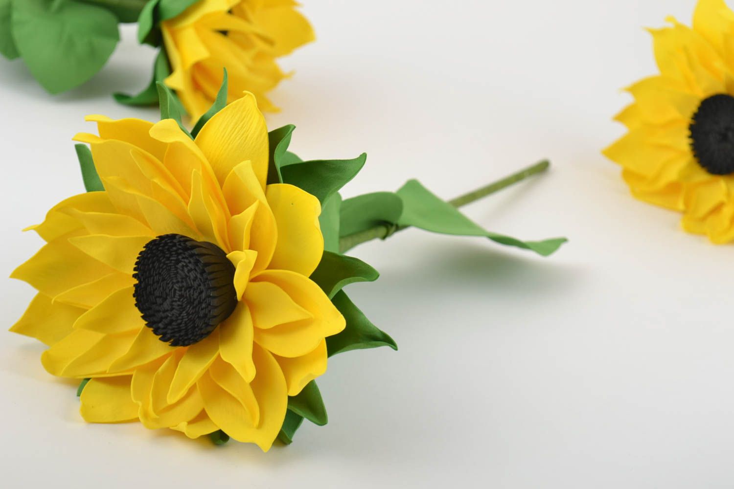 Декоративный цветок подсолнух из фоамирана для дома или подарка ручной работы фото 1