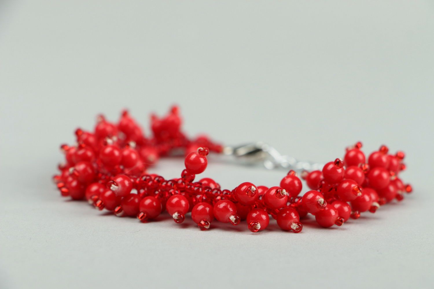 Bracelet with coral and beads photo 1