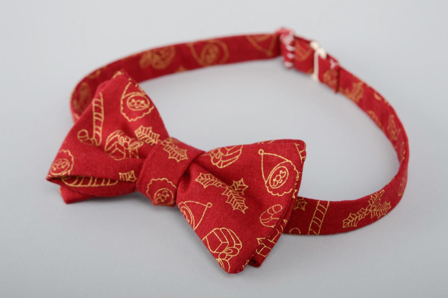 Красный галстук-бабочка из ткани с принтом самовяз фото 1