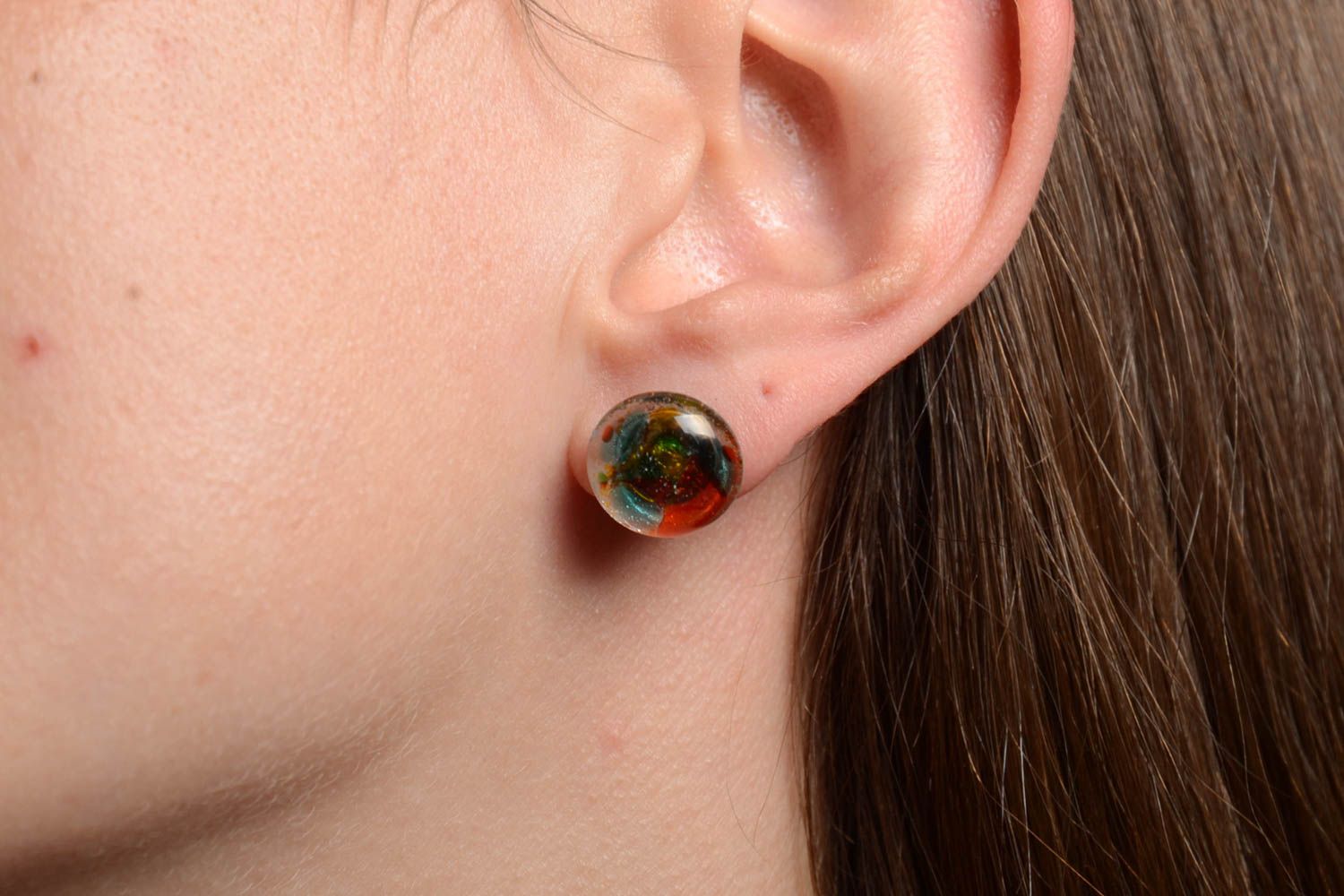 Boucles d'oreilles puces originales rondes faites main design de créateur  photo 1