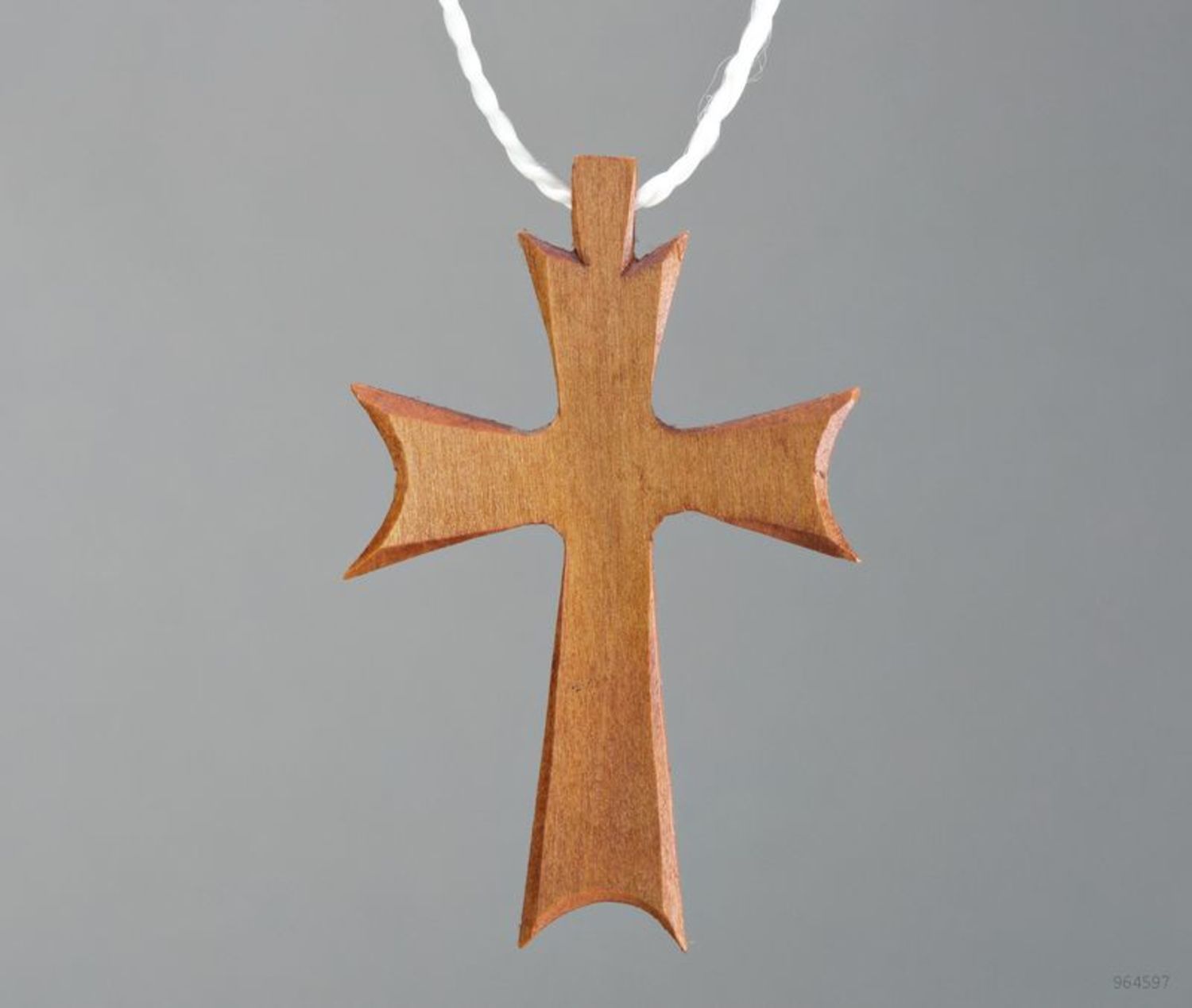 Pequeña cruz de madera con incrustación “Pascual” foto 3