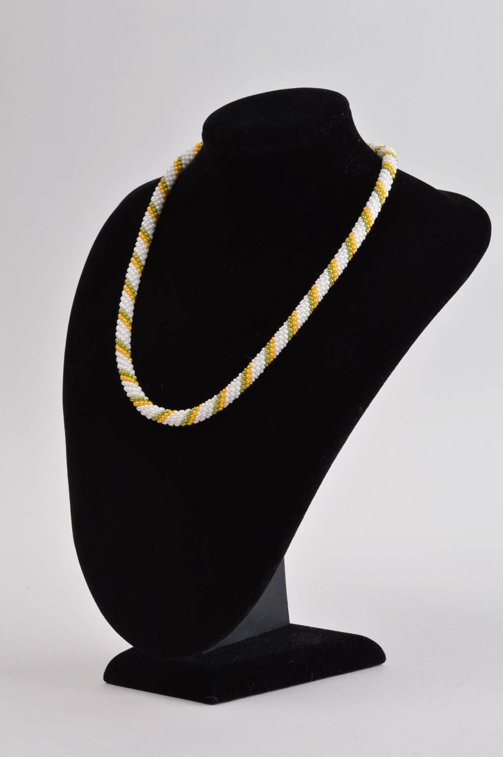 Collier spirale fait main Bijoux perles rocaille Accessoire pour femme original photo 1