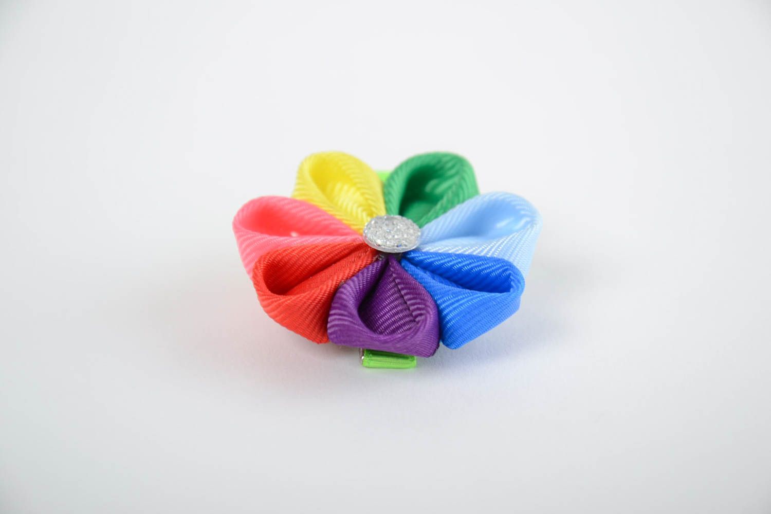 Broche para el pelo con flor de cintas kanzashi artesanal multicolor para niña  foto 2