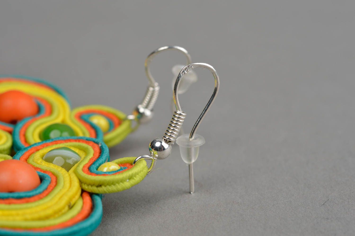 Boucles d'oreilles textiles soutache multicolores pendantes faites main photo 4