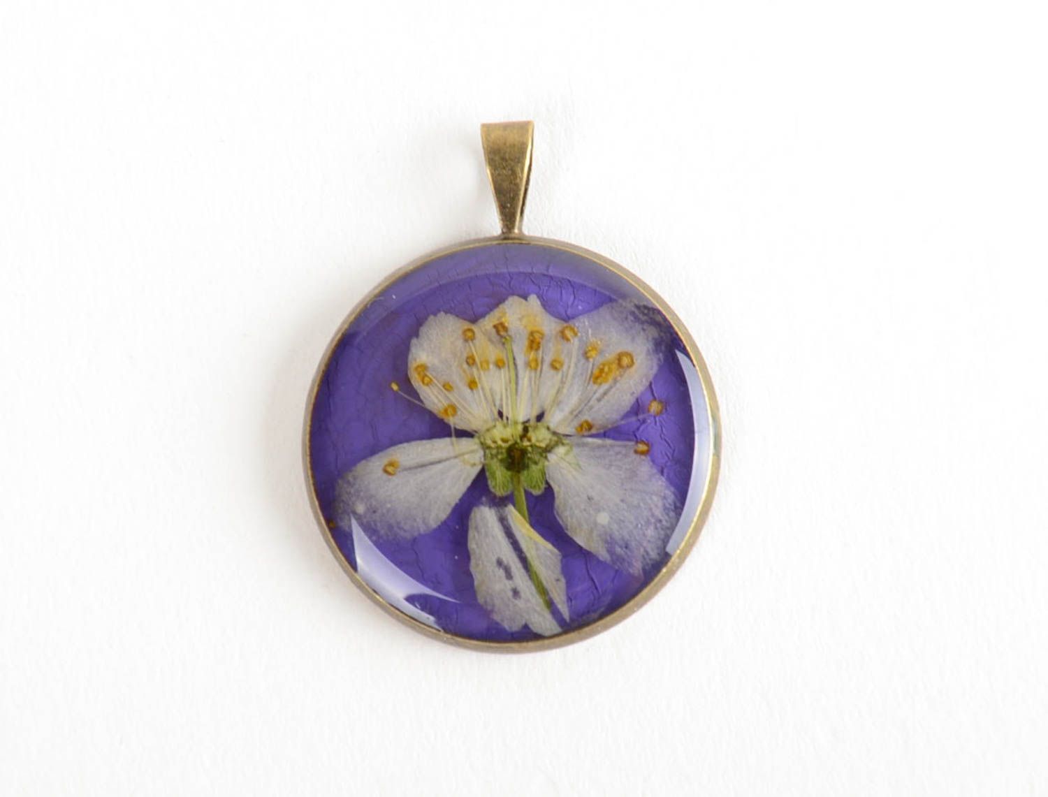 Small lilac handmade designer round pendant coated with epoxy without chain photo 3