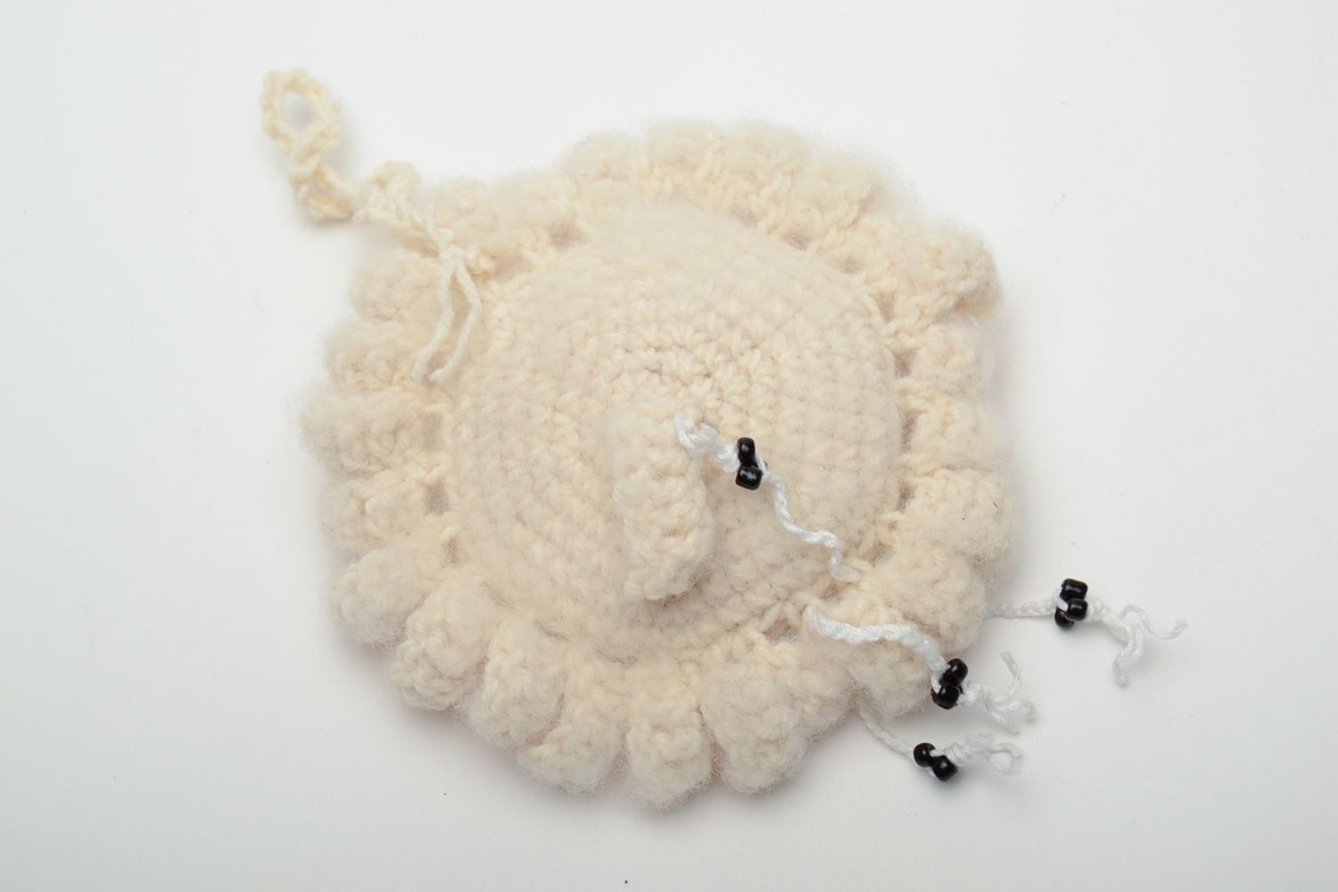 Décoration à accrocher tricotée aux aiguilles fils acryliques faite main Brebis photo 4