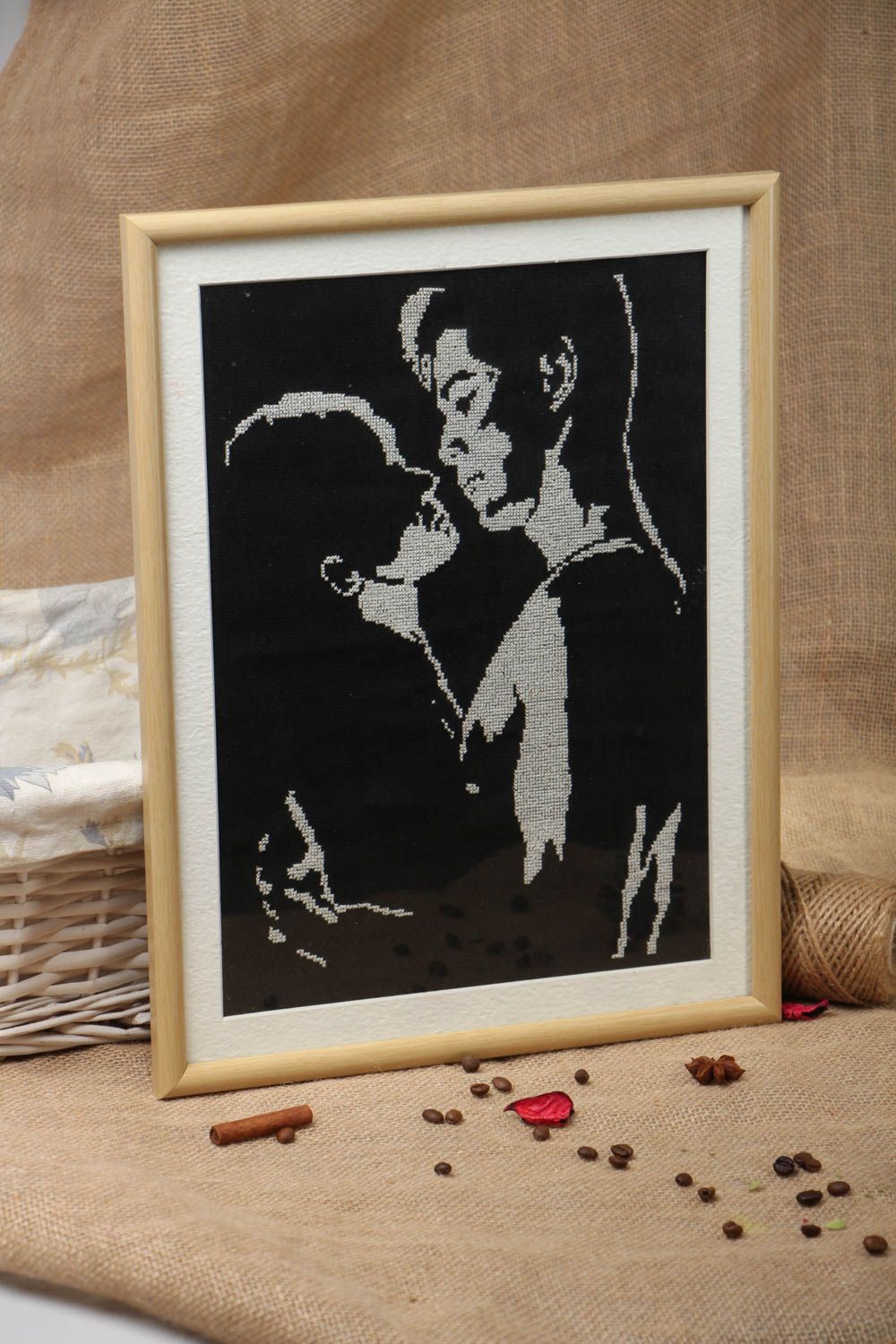 Cross stitched picture Couple in Love photo 5