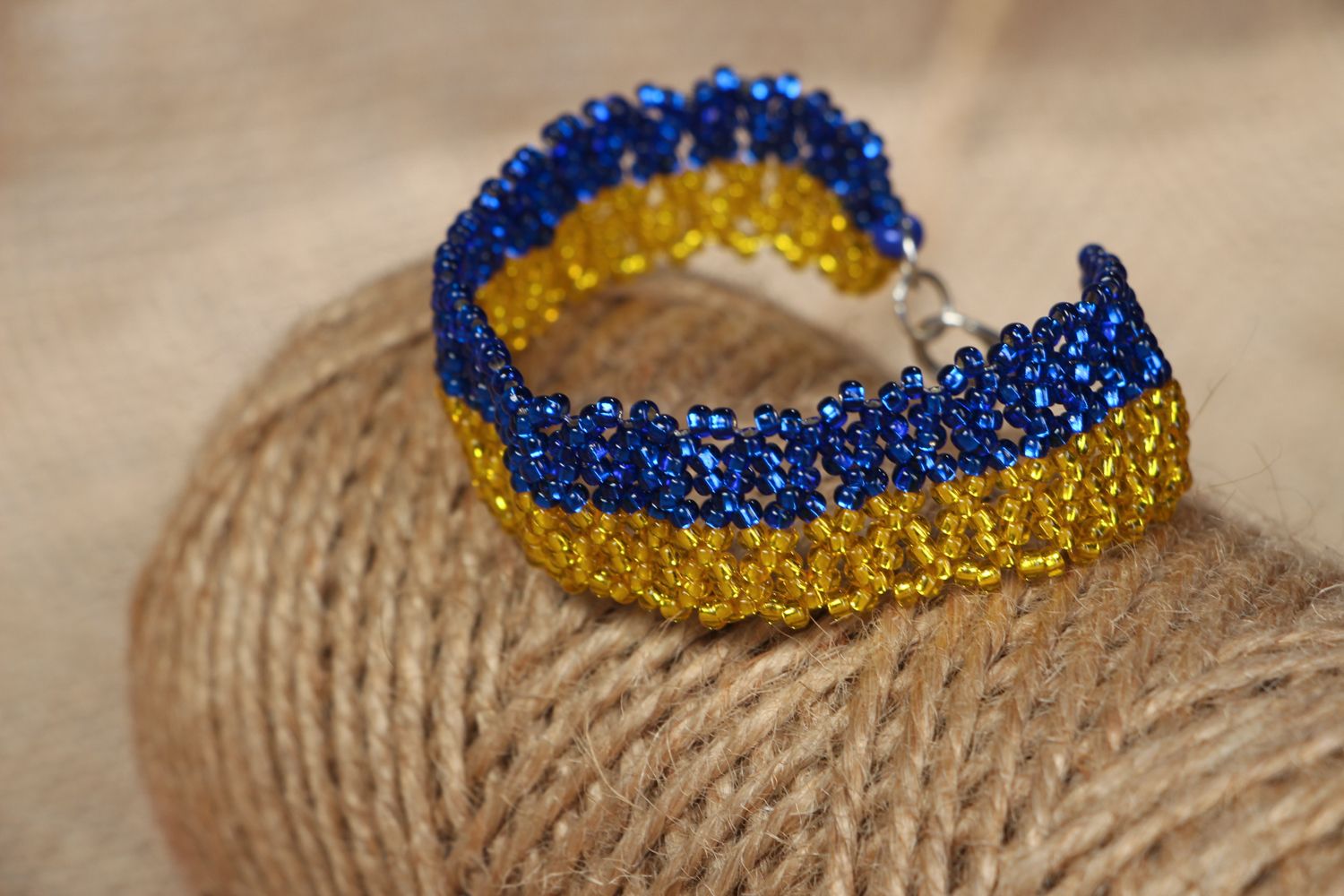 Handmade beaded bracelet in blue and yellow color  photo 4