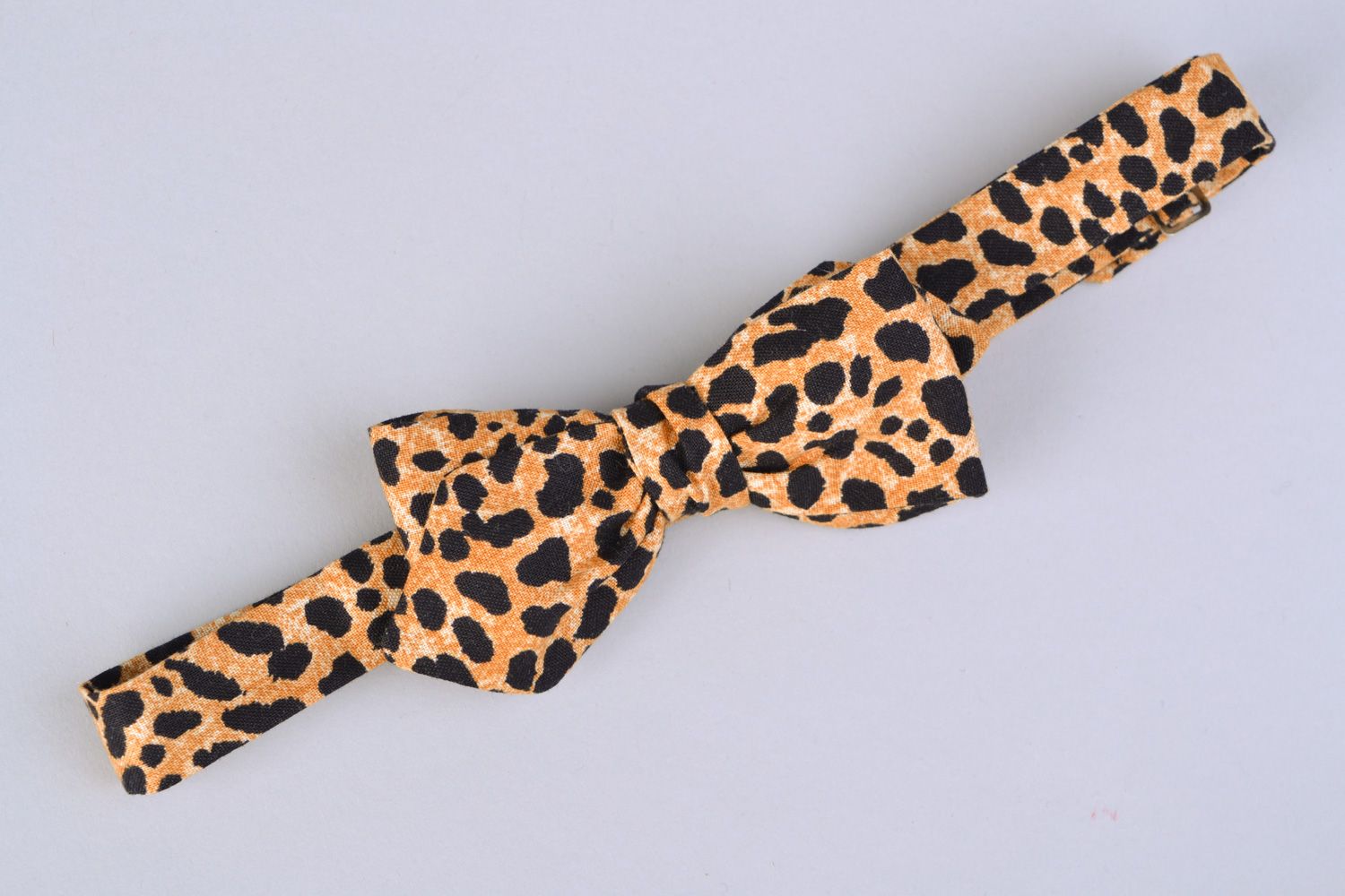 Noeud papillon en tissu de coton américain original fait main design léopard photo 3