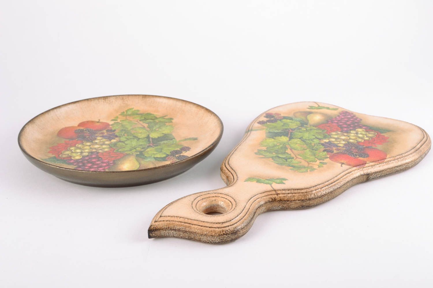 Planche à découper et assiette en bois en serviettage décoratives faites main photo 5
