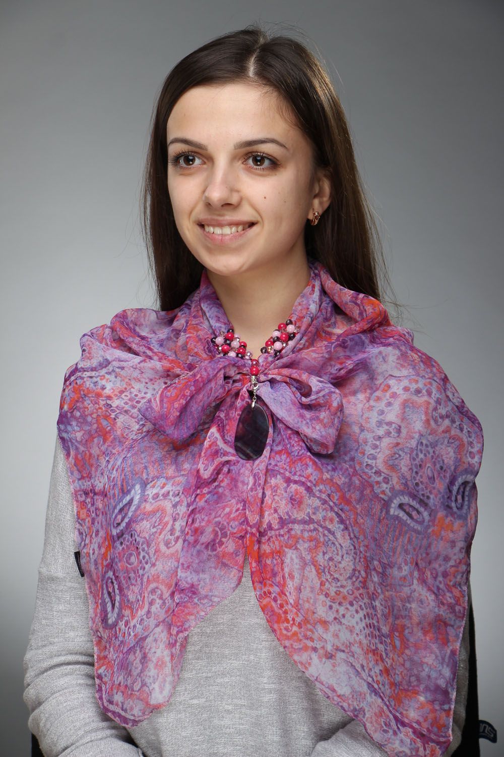 Handgemachter Schal mit Steinen foto 4