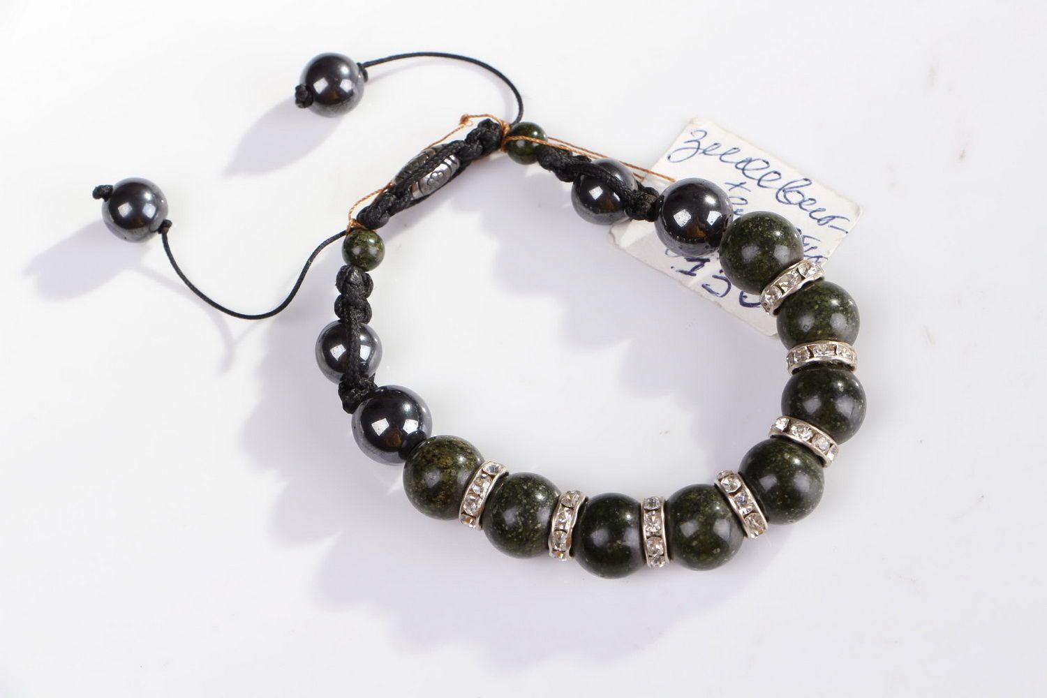 Bracelet de perles en pierres de serpentine et hématite photo 2