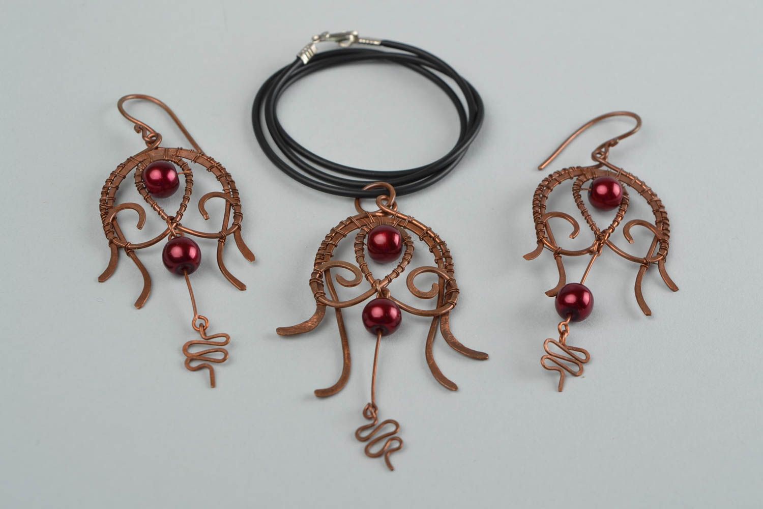 Schmuckset aus Kupfer Collier und Ohrringe mit roten Perlen handmade für Frauen foto 5