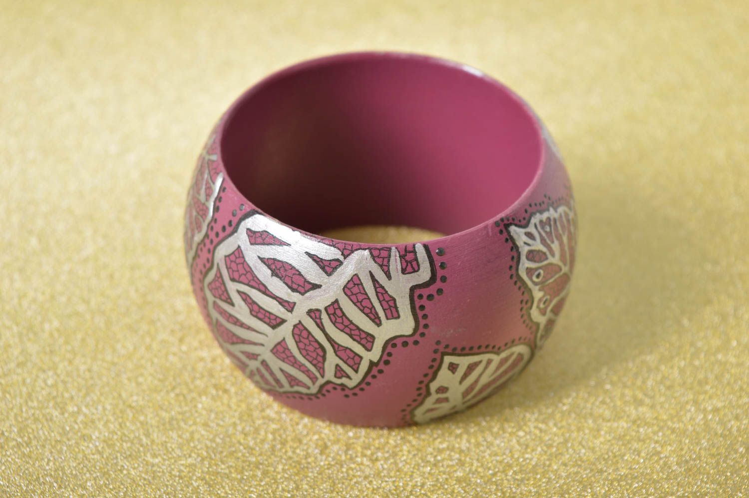 Pulsera artesanal con ornamentos inusuales regalo original accesorio para mujer  foto 5