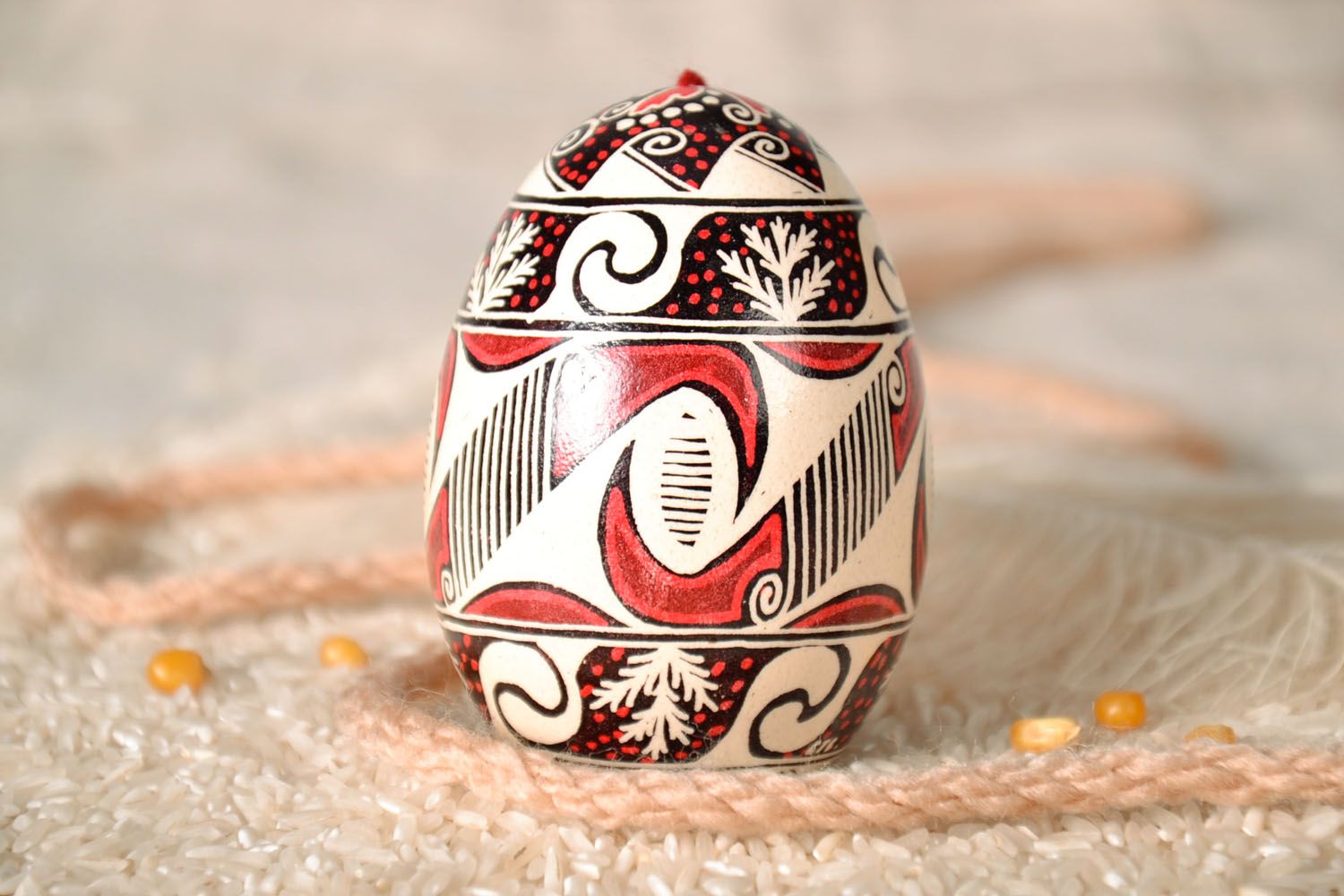 Oeuf de Pâques décoratif fait main original à suspendre avec bel ornement photo 1