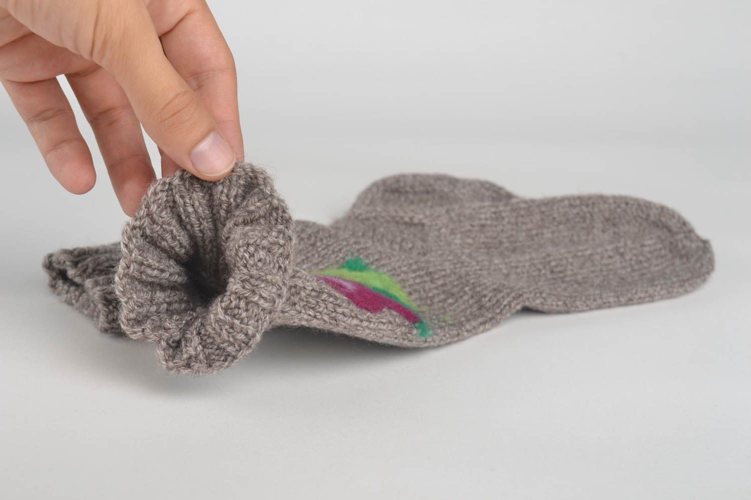 Носки ручной работы шерстяные носки серые женские носки с валяным цветком фото 5