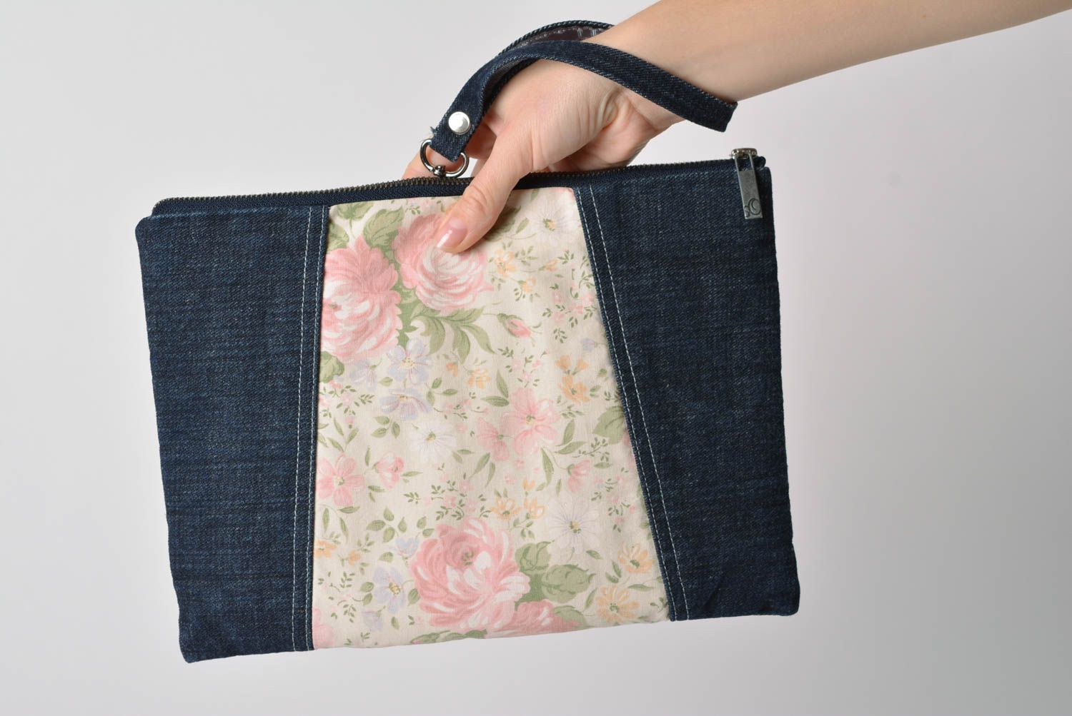 Beau sac pochette à motif floral fait main en jean et coton clutch original photo 5
