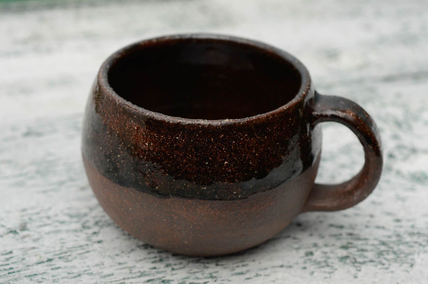 Clay coffee cup in chocolate color, glazed inside with handle and pot shape photo 2