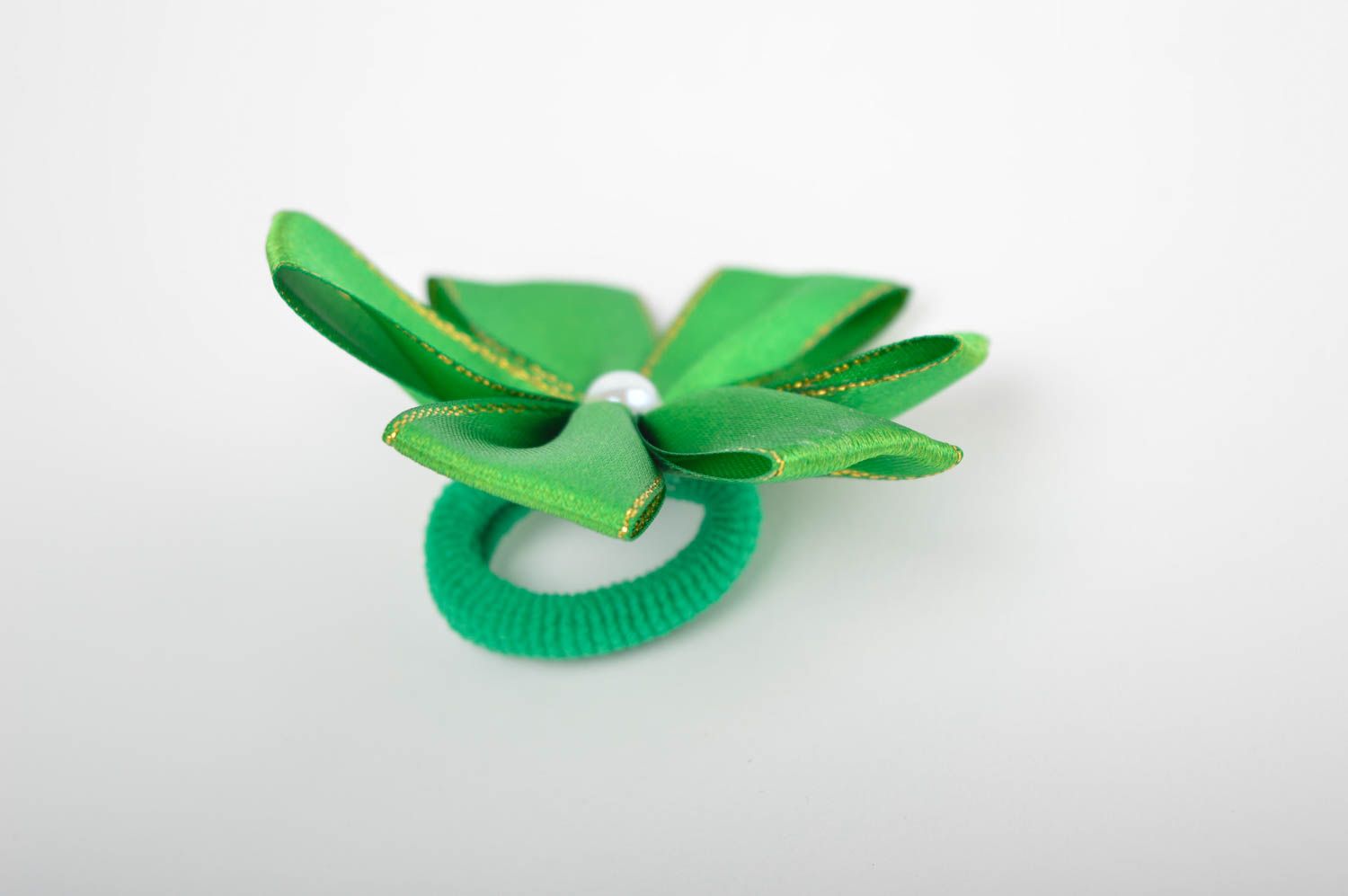 Детская резинка handmade аксессуар для волос резинка из лент зеленый цветок фото 3
