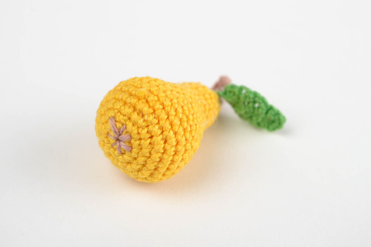 Fruta tejida a crochet juguete artesanal regalo original pera amarilla foto 5