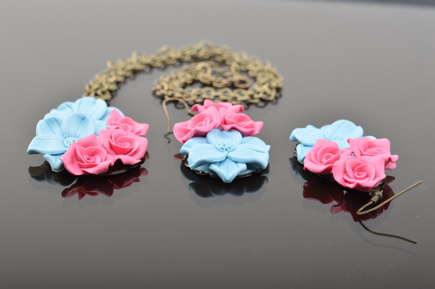 Bright handmade polymer clay flower jewelry set long earrings and pendant photo 3