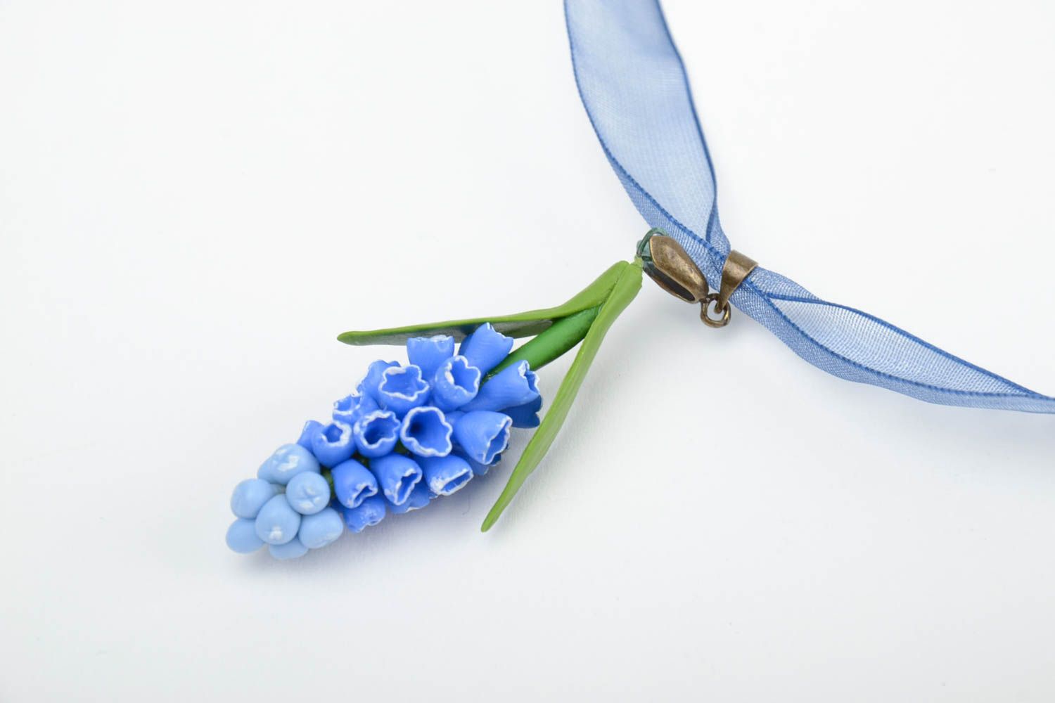 Handmade designer small cold porcelain blue muscari flower pendant necklace photo 4
