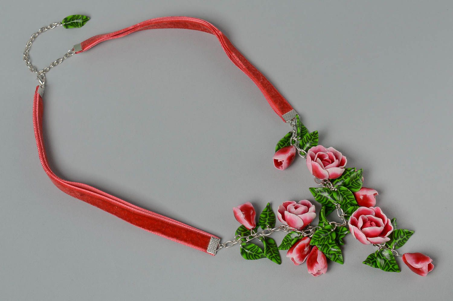 Collier pâte polymère Bijou fait main fleur de rose sur ruban Cadeau pour femme photo 2