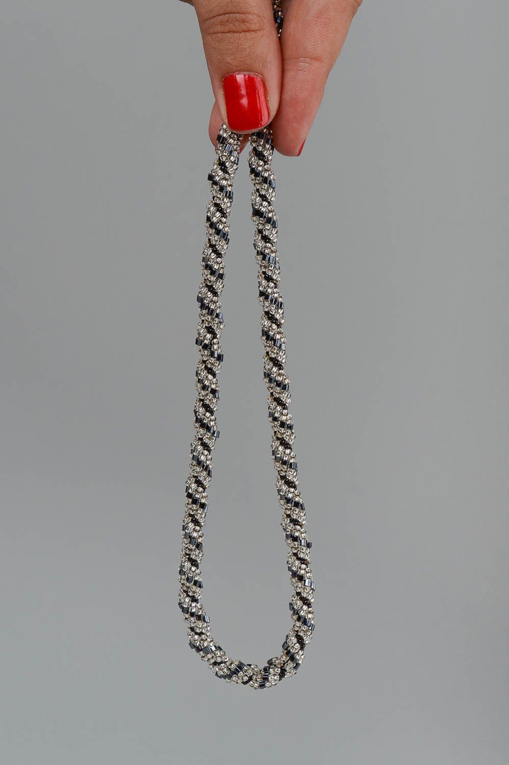 Колье из бисера украшение ручной работы ожерелье из бисера тонкое полосатое фото 5