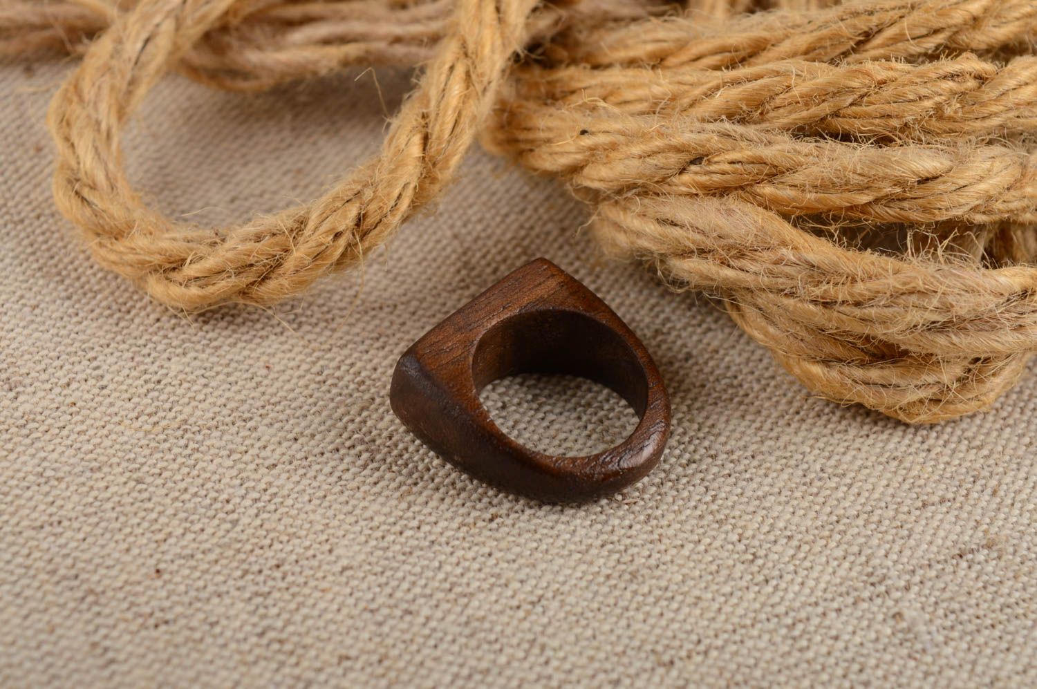 Handmade Geschenk für Frau Damen Modeschmuck Ring am Finger modisches Accessoire foto 1
