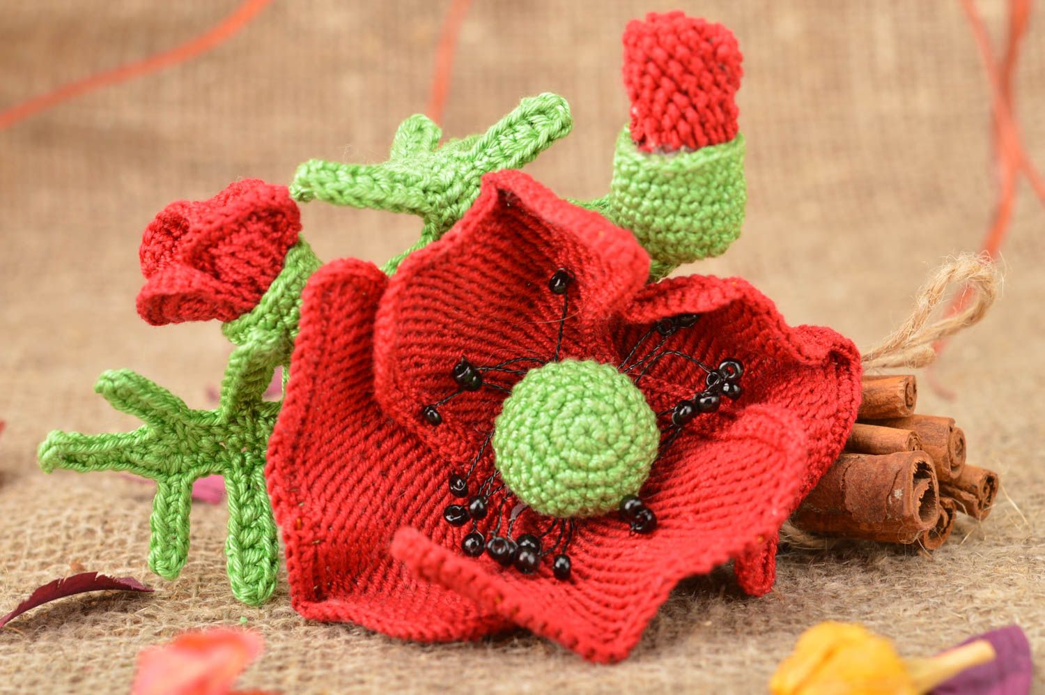 Grande barrette broche 2 en 1 tricotée en forme de pavot rouge vert faite main  photo 1