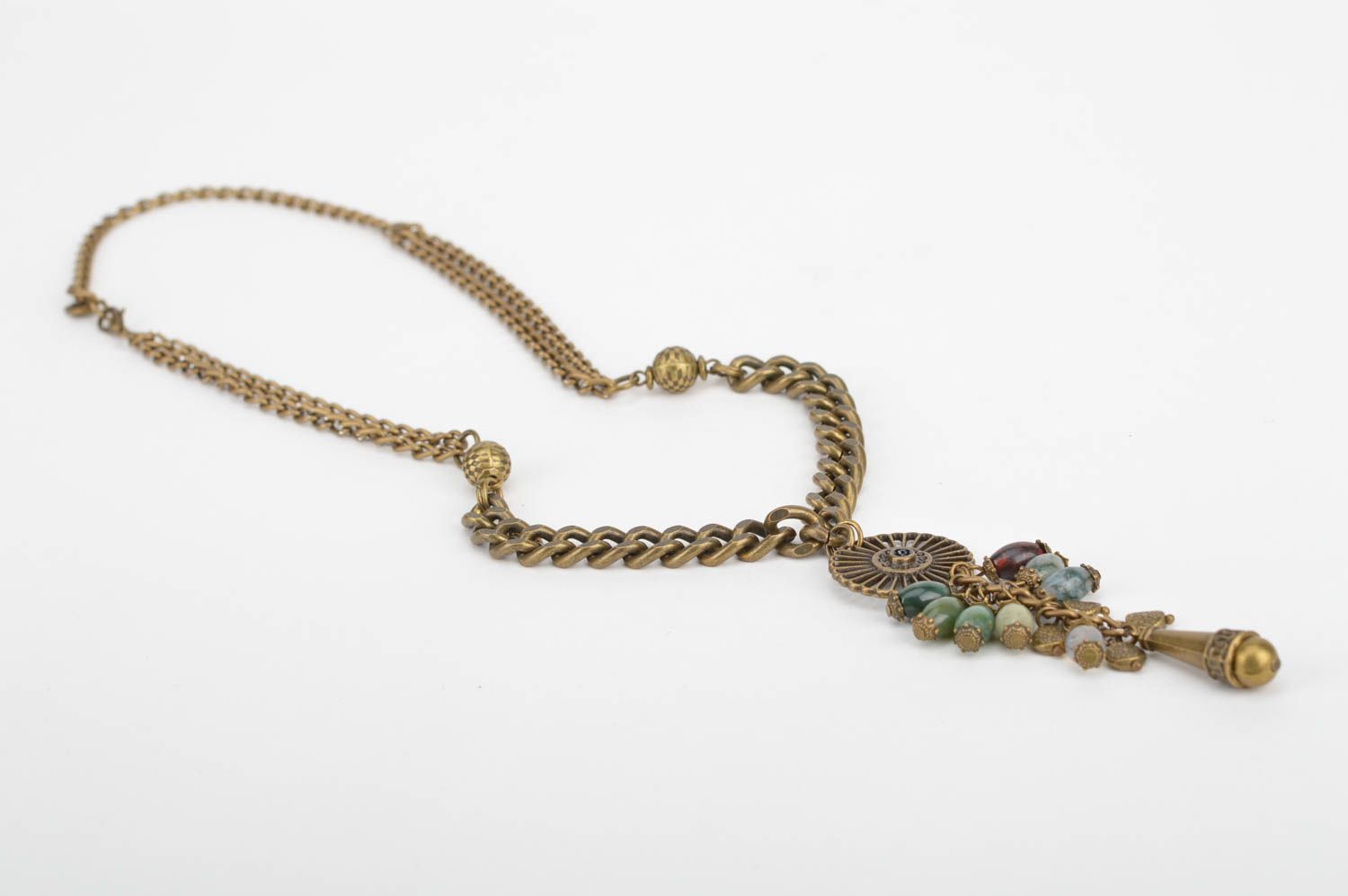 Künstlerische schöne handgeschaffene Metall Halskette mit Perlen modisch grell foto 5