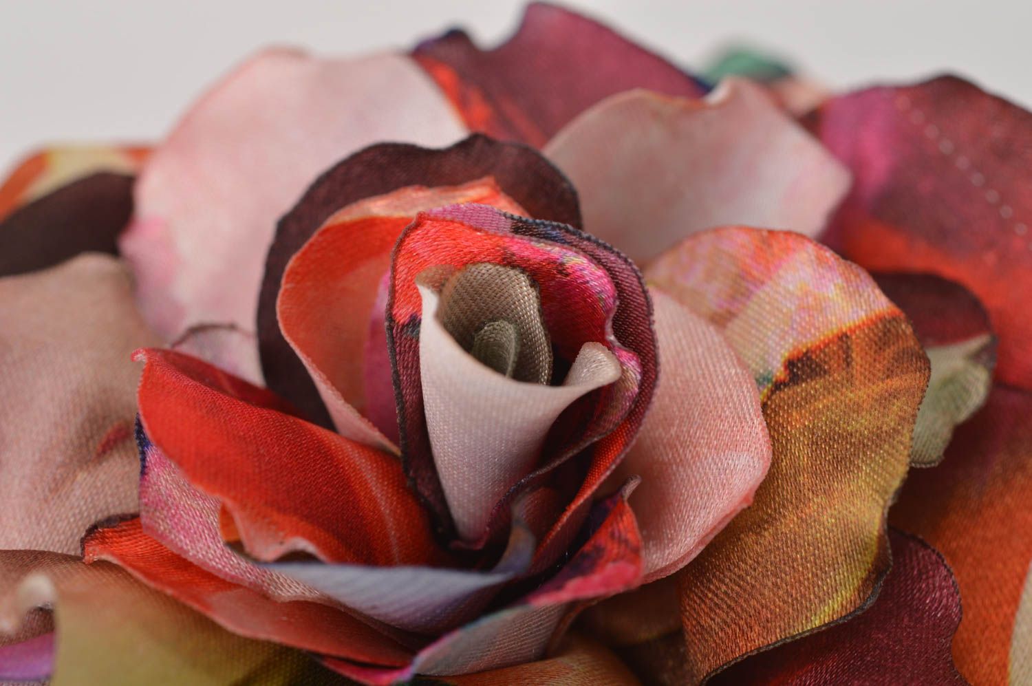 Украшение ручной работы заколка-брошь украшение трансформер в виде красной розы фото 3