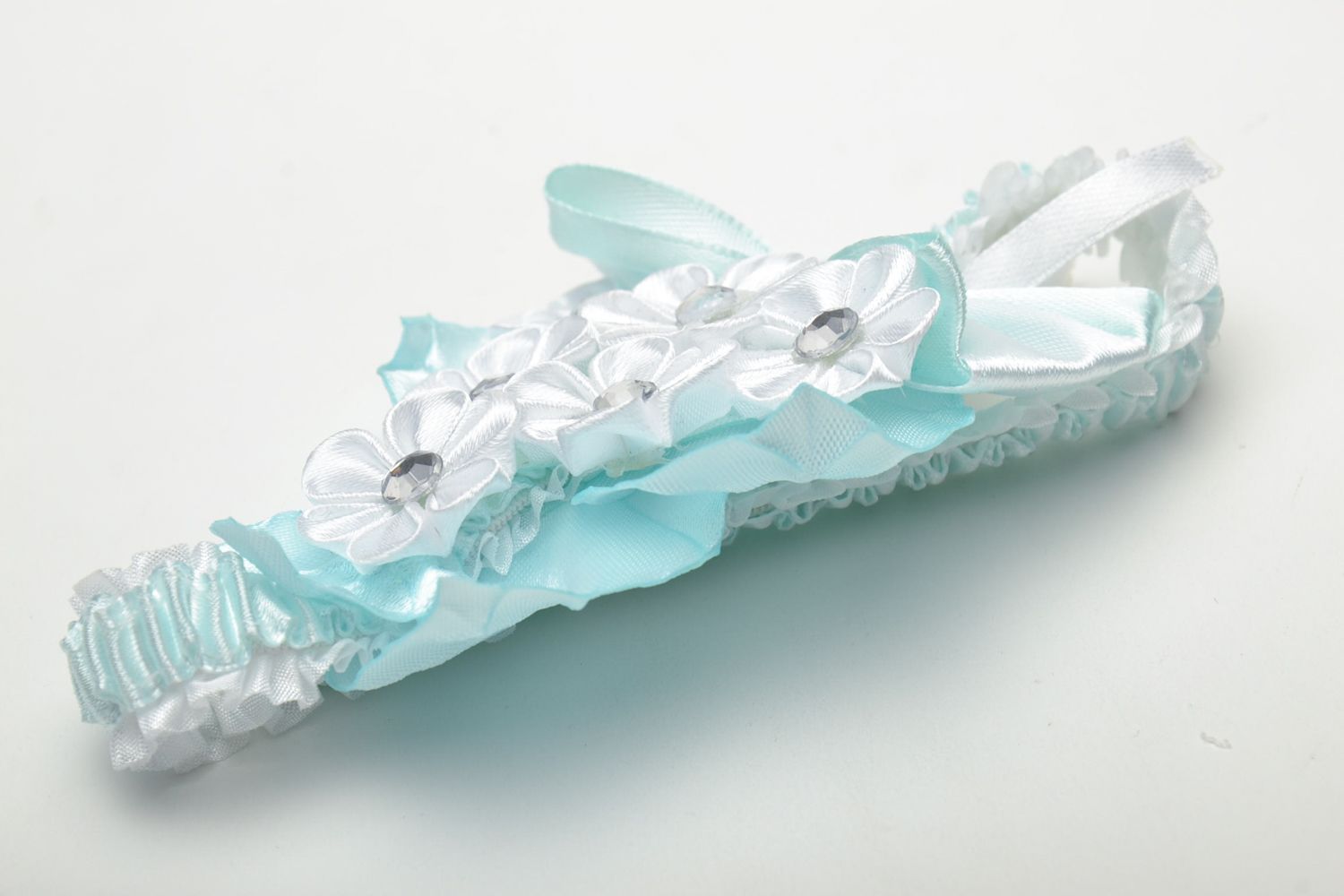 White and blue headband with flowers photo 2