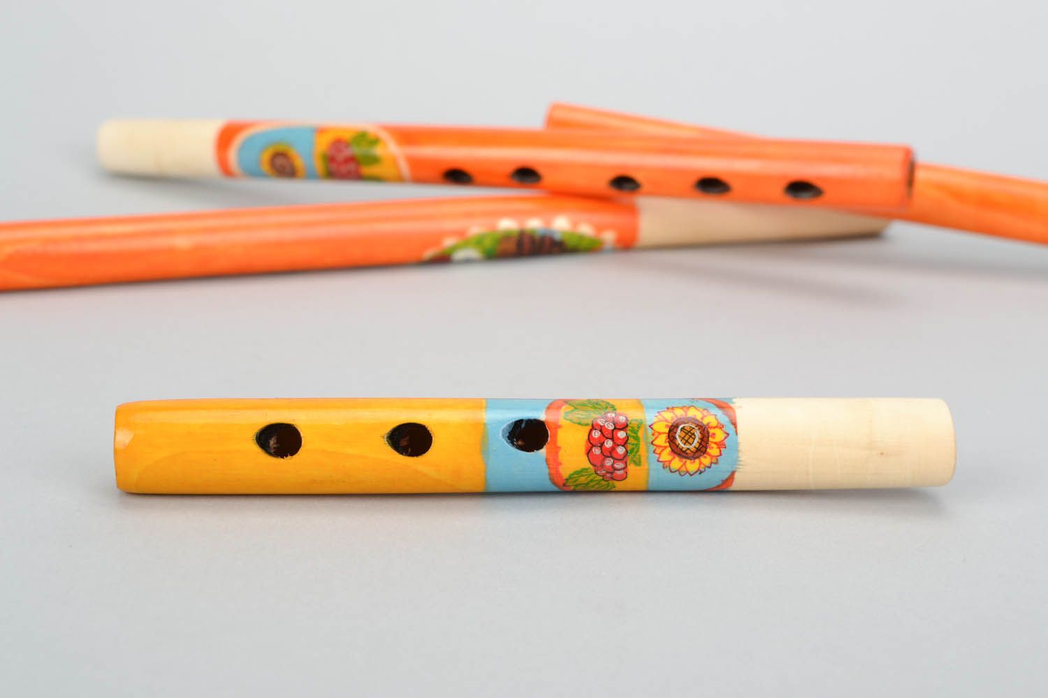 Flauta de madeira para crianças artesanal foto 1