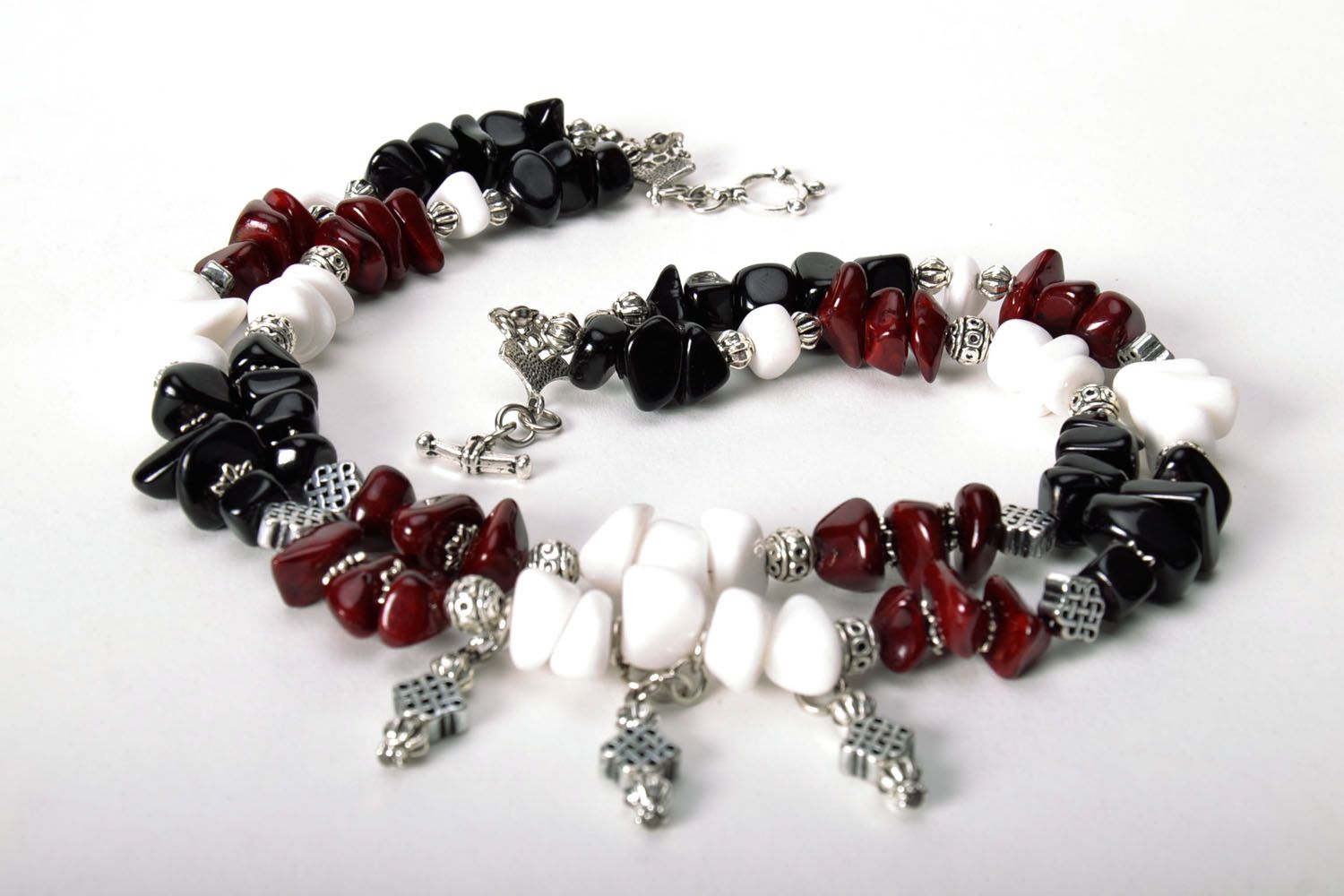 Homemade necklace with agate and garnet photo 5