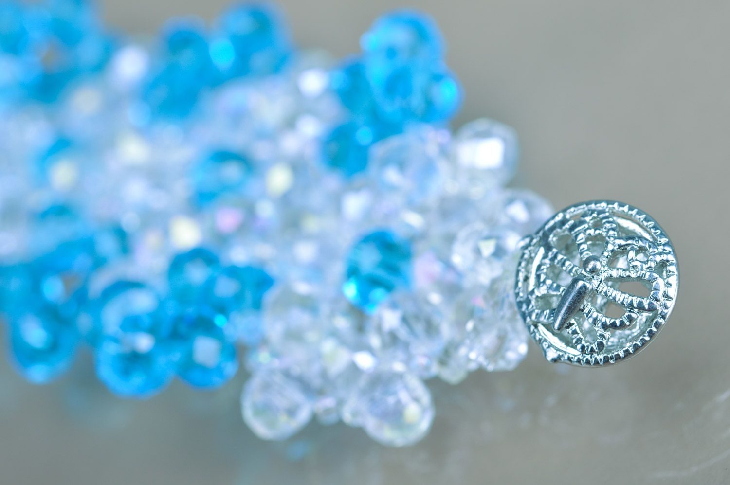 Bracelet en perles de rocaille fait main bleu design romantique pour femme photo 4