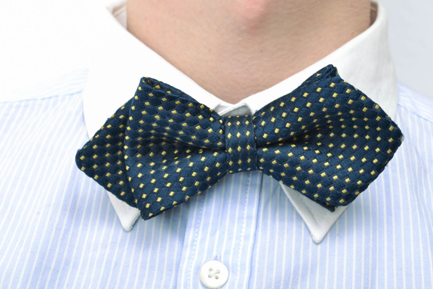 Bow tie with fastener photo 5