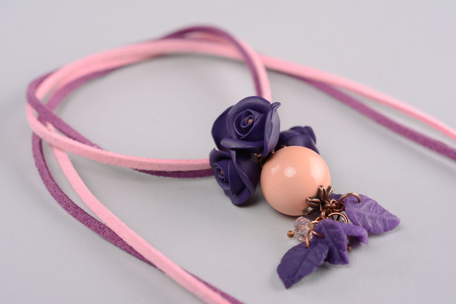 Pendentif en pâte polymère Roses violettes  photo 1
