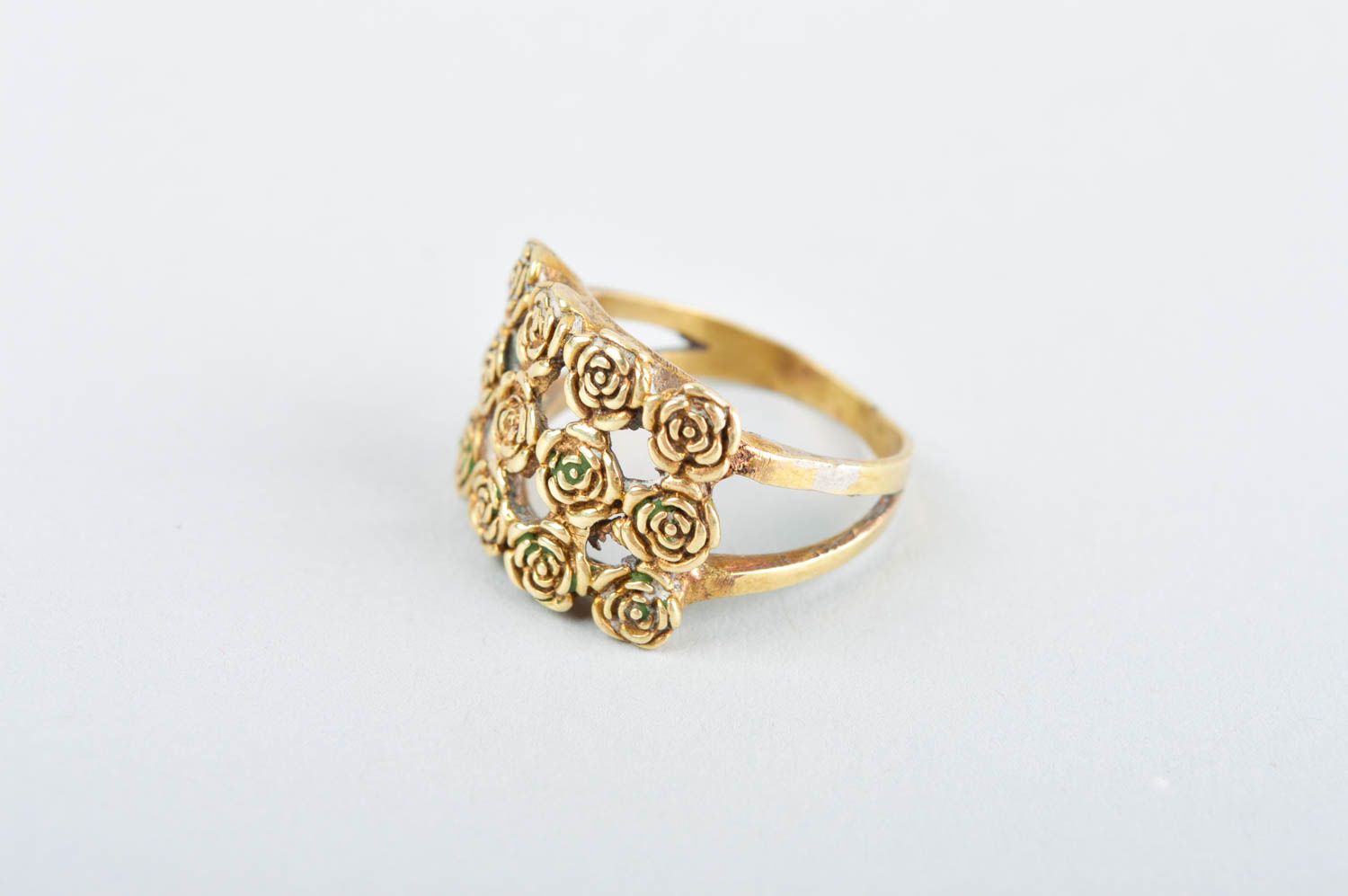 Кольцо ручной работы оригинальное украшение из металла модное кольцо с розами фото 2