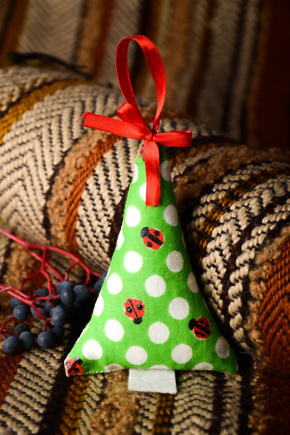 Зеленая елочка ручной работы мягкая игрушка декор для дома мягкая подвеска фото 2