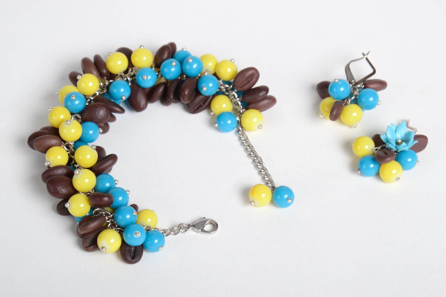 Charm beaded bracelet for women with yellow, blue, and coffee beads photo 4