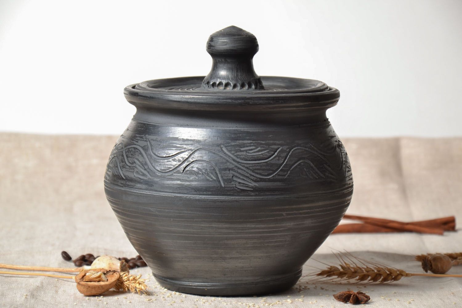 Large clay pot photo 1