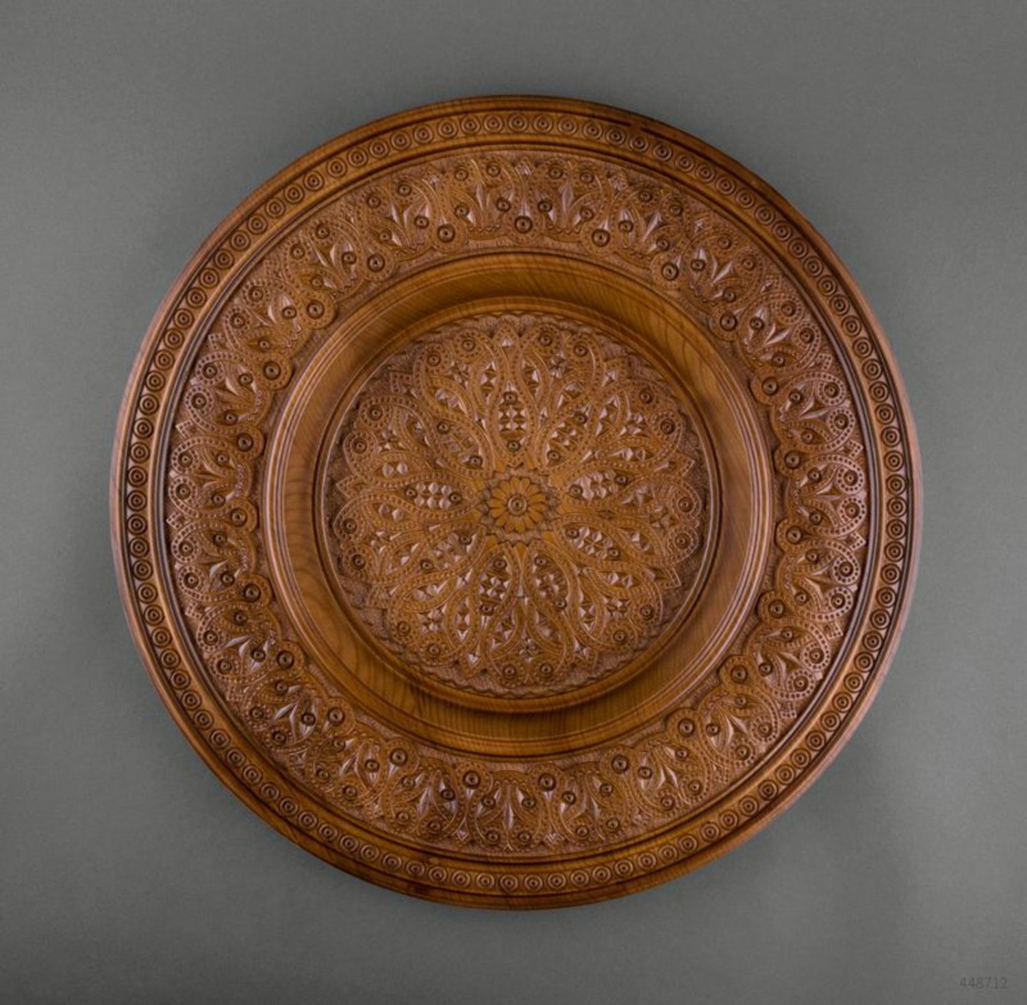 Декоративная тарелка деревянная фото 3