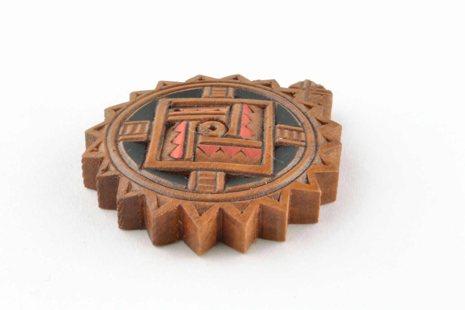 Ciondolo di legno decorativo fatto a mano pendente etnico amuleto di legno
 foto 4